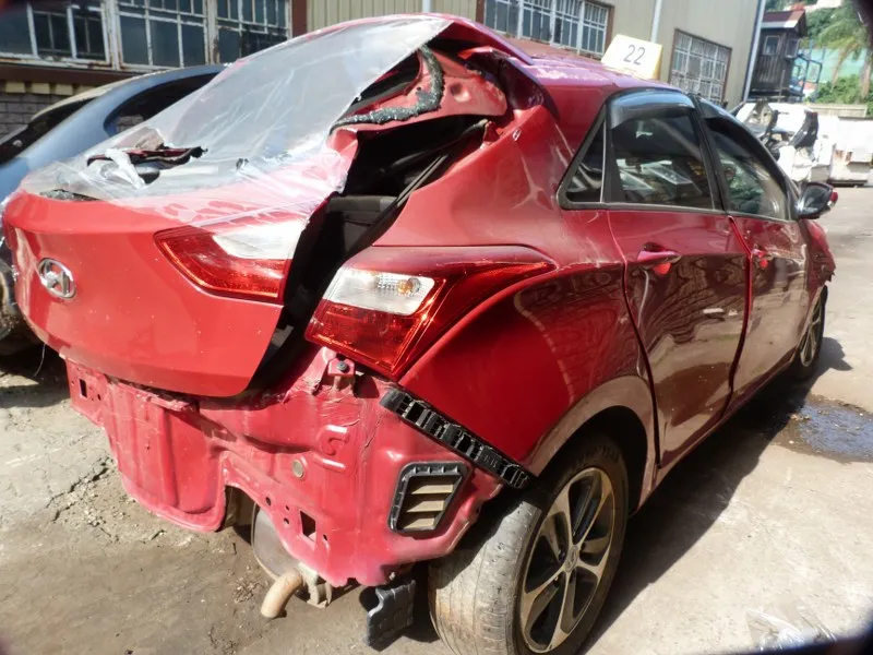 2016 Hyundai i30 G4FG view 6