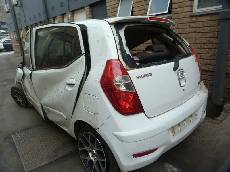 2011 Hyundai i10 G4LA view 4