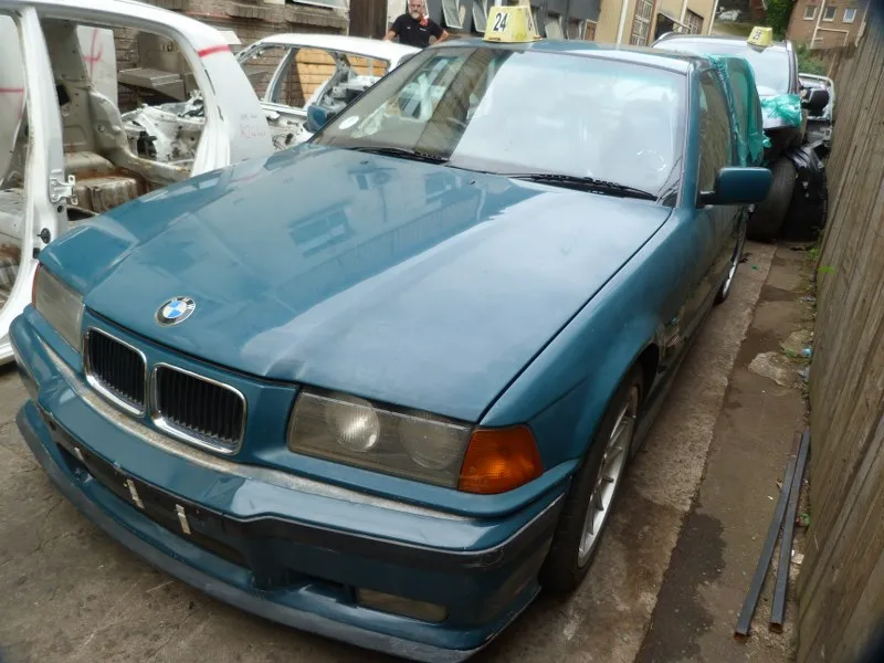1996 BMW 3 Series M43 view 4