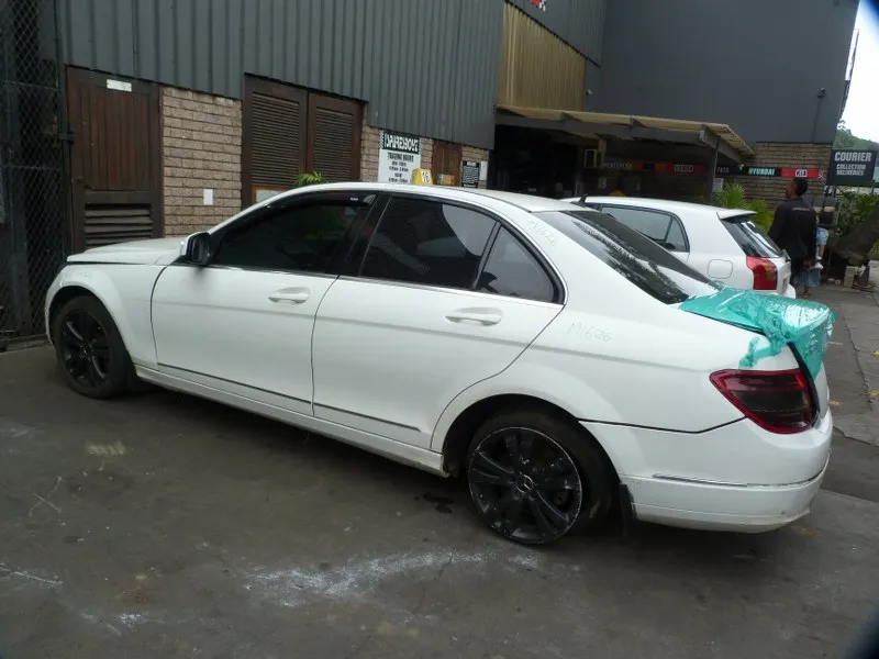 2007 Mercedes-Benz C-Class 646820 view 4