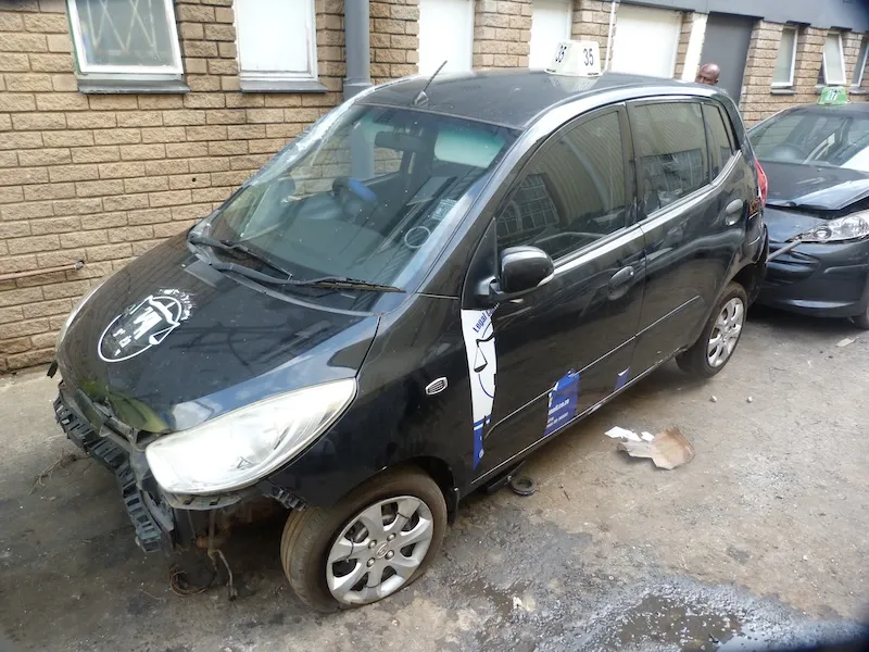 2015 Hyundai i10 G4HG view 2