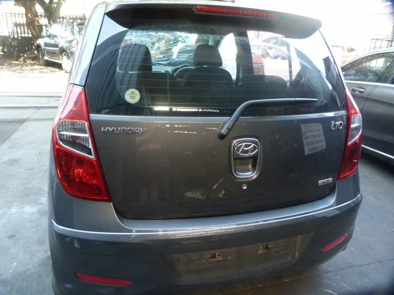 2011 Hyundai i10 G4LA view 5