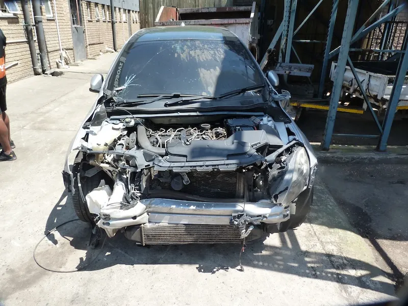 2014 Volvo V40 D5204T view 2