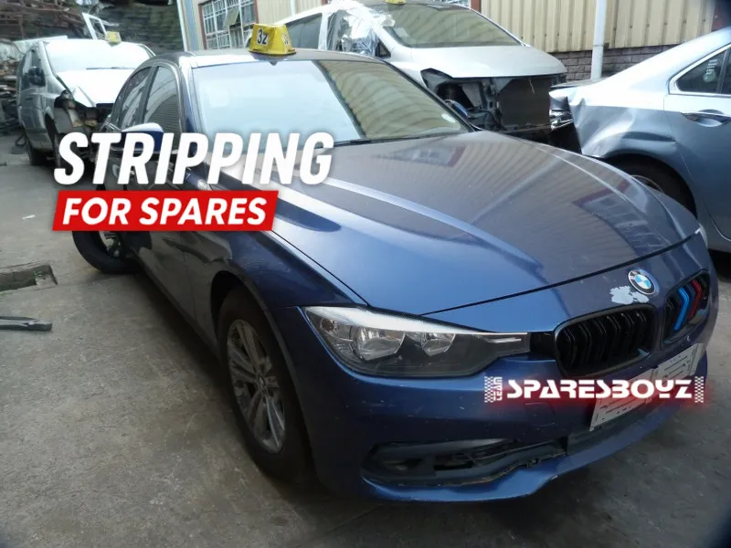 2015 BMW 3 Series F30 view 3