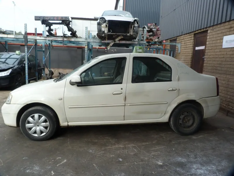 2010 Renault Logan K7M view 5