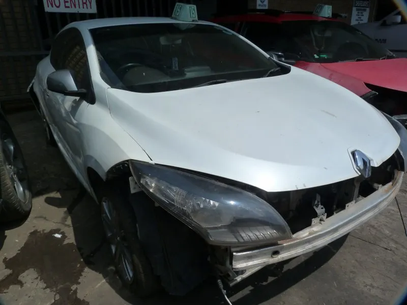 2012 Renault Megane H4JA view 3