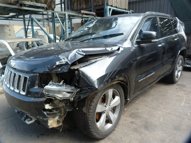 2017 Jeep Cherokee  view 2