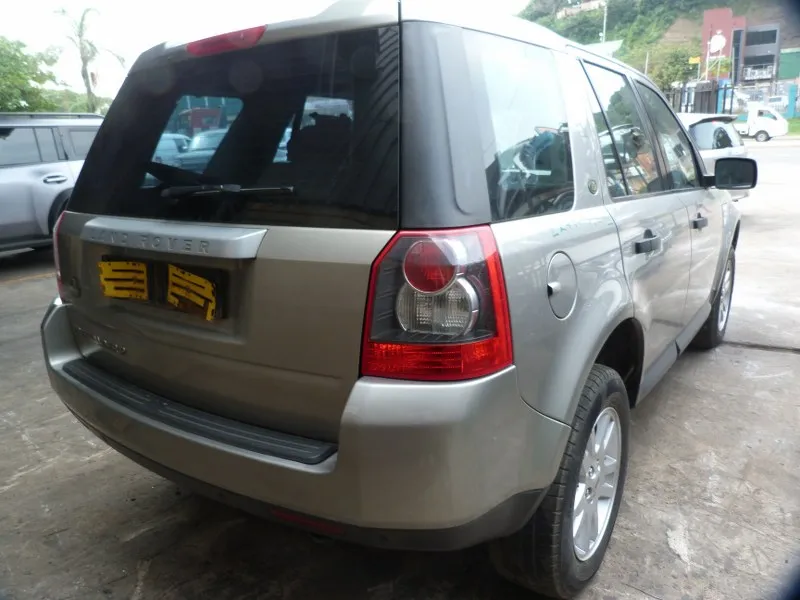 2010 Land Rover Freelander  view 7