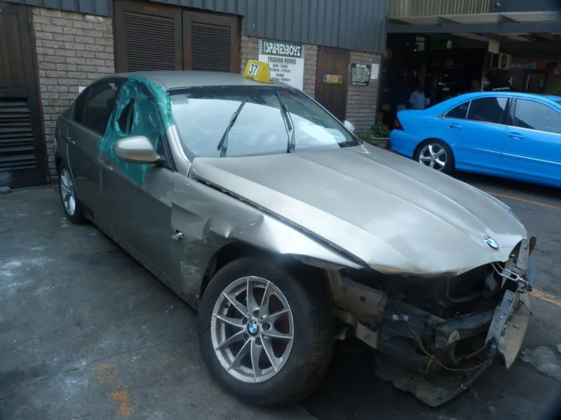 2010 BMW 3 Series N46N view 4