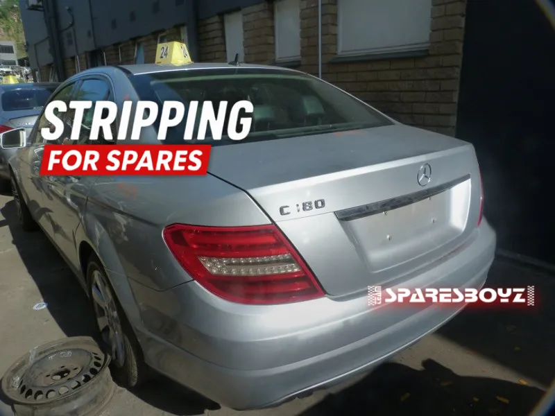 2012 Mercedes-Benz C-Class view 4