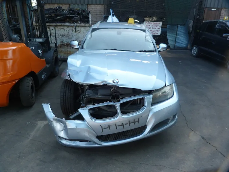 2011 BMW 3 Series N46N view 2