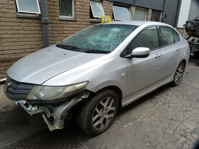 2011 Honda Ballade view 3