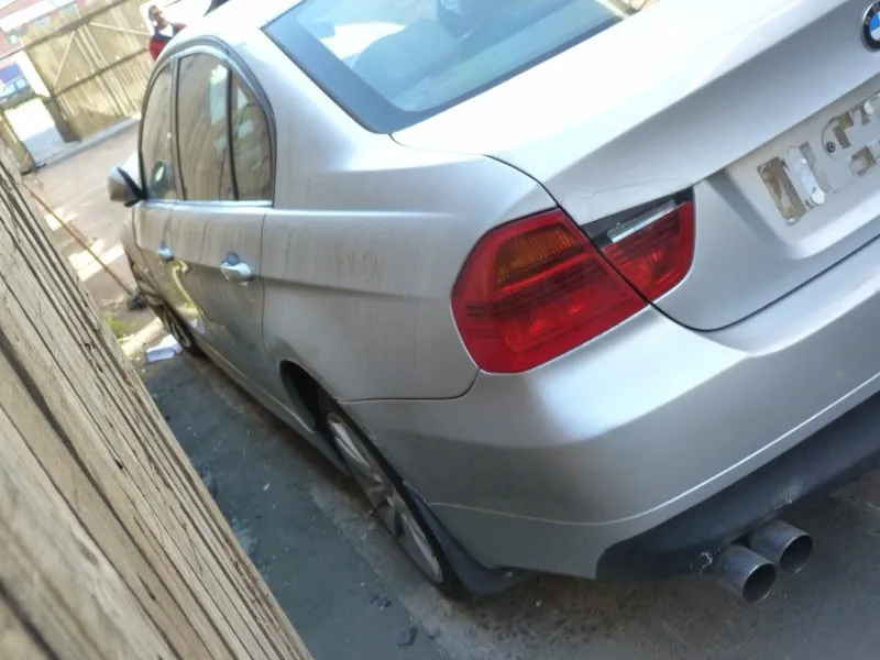 2007 BMW 3 Series N46 view 5