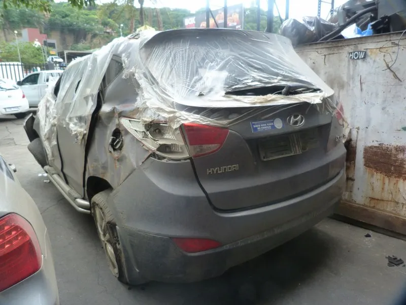 2011 Hyundai ix35 G4KD view 6