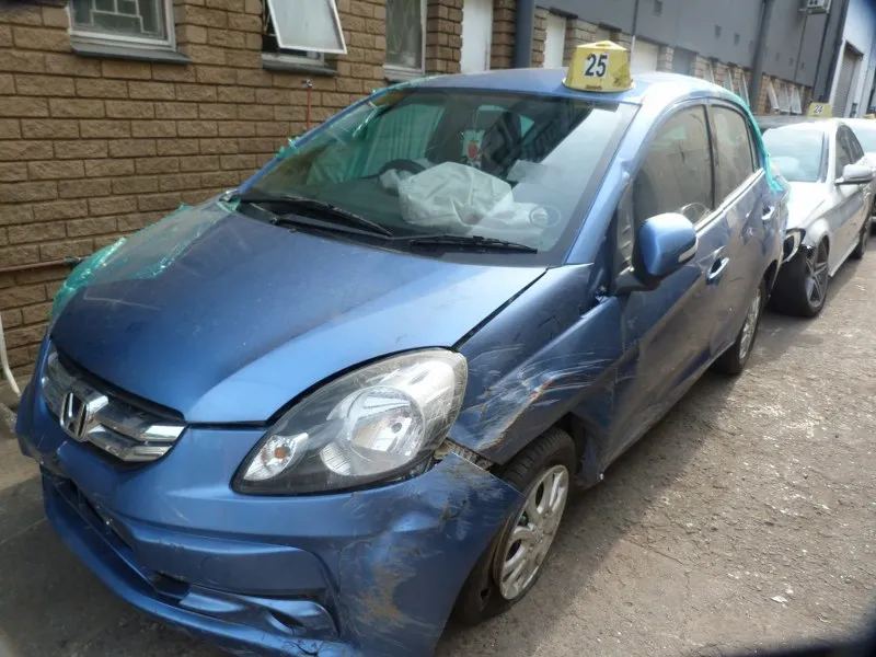 2014 Honda Brio L12B3 view 4