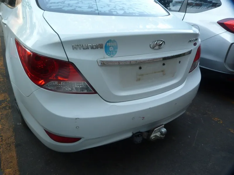 2012 Hyundai Accent G4FC view 3