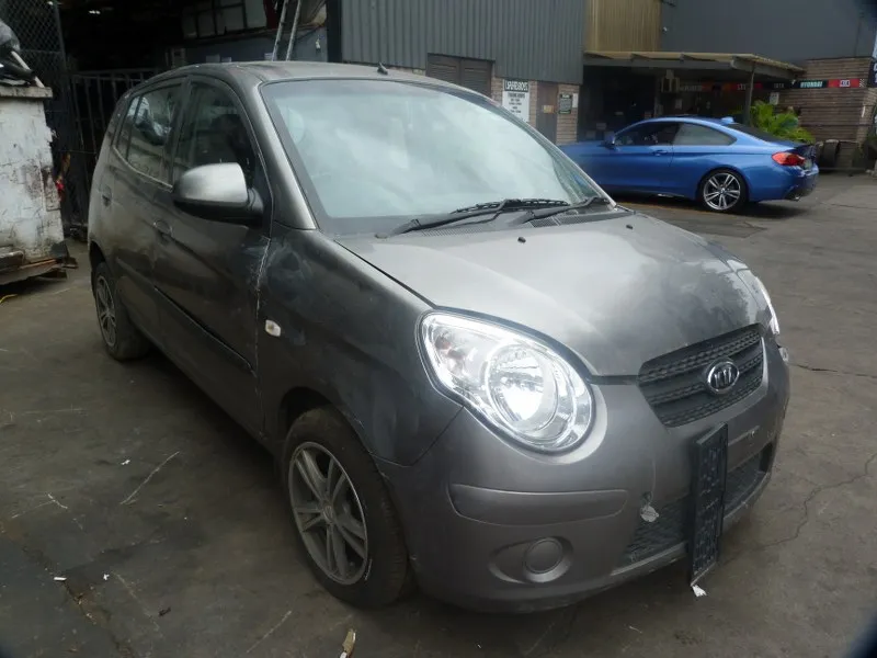 2009 Kia Picanto G4HG view 3