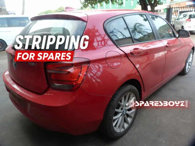 2014 BMW 1 Series N13 view 1