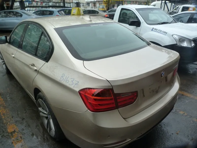2013 BMW 3 Series thumbnail 5