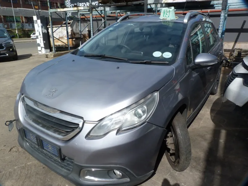 2014 Peugeot 2008 10F view 3