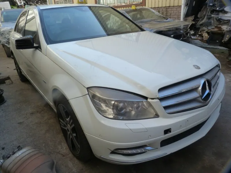 2010 Mercedes-Benz C-Class 2718 view 4