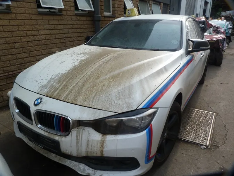 2015 BMW 3 Series thumbnail 2