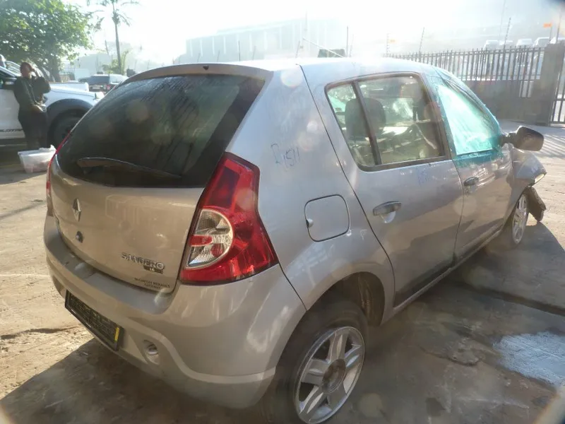 2012 Renault Sandero view 6