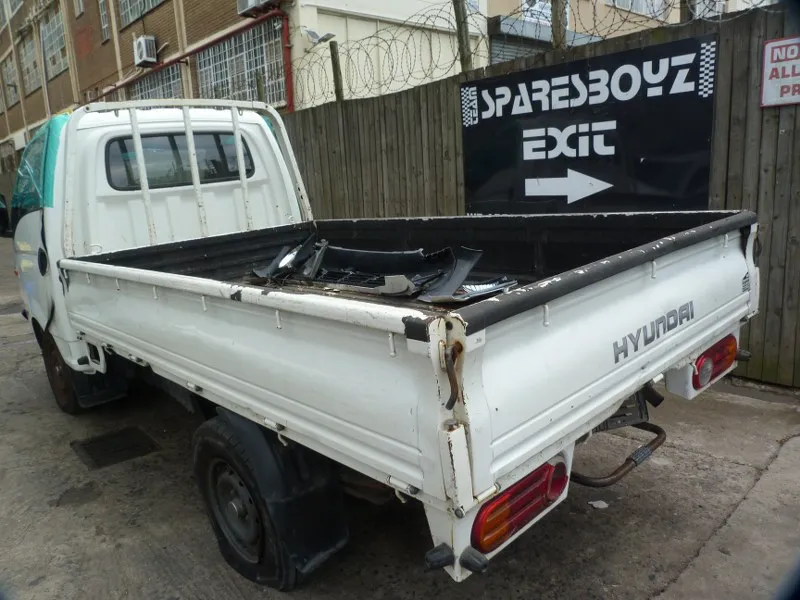 2016 Hyundai H100 Bakkie D4BB view 6