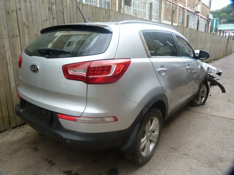 2010 Kia Sportage G4KD view 6