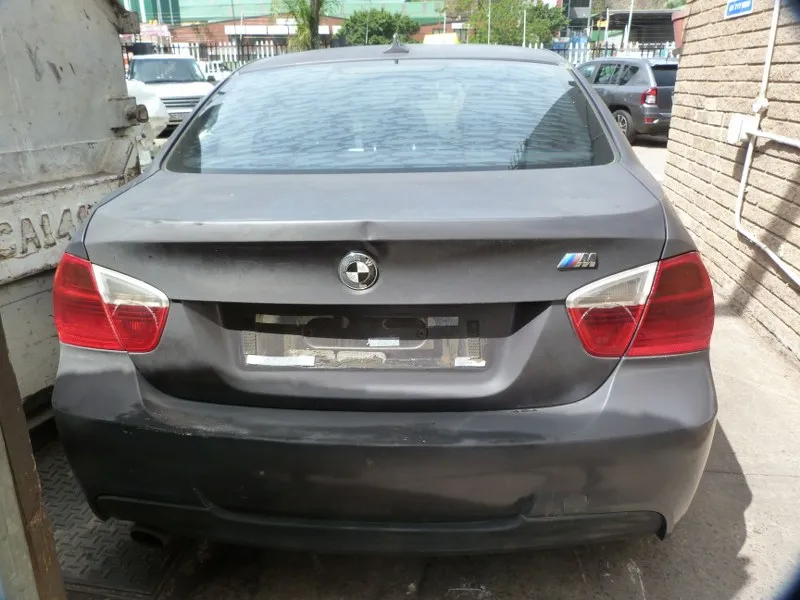 2005 BMW 3 Series N46 view 6