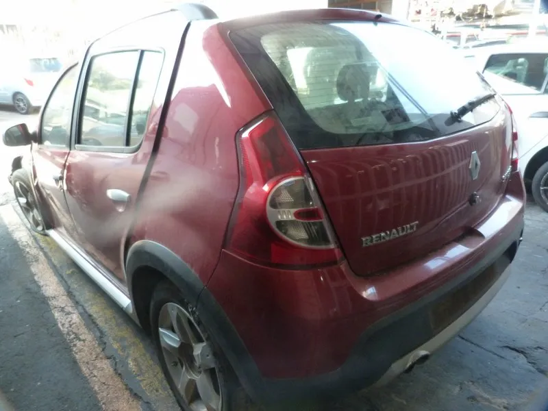 2012 Renault Sandero  view 6