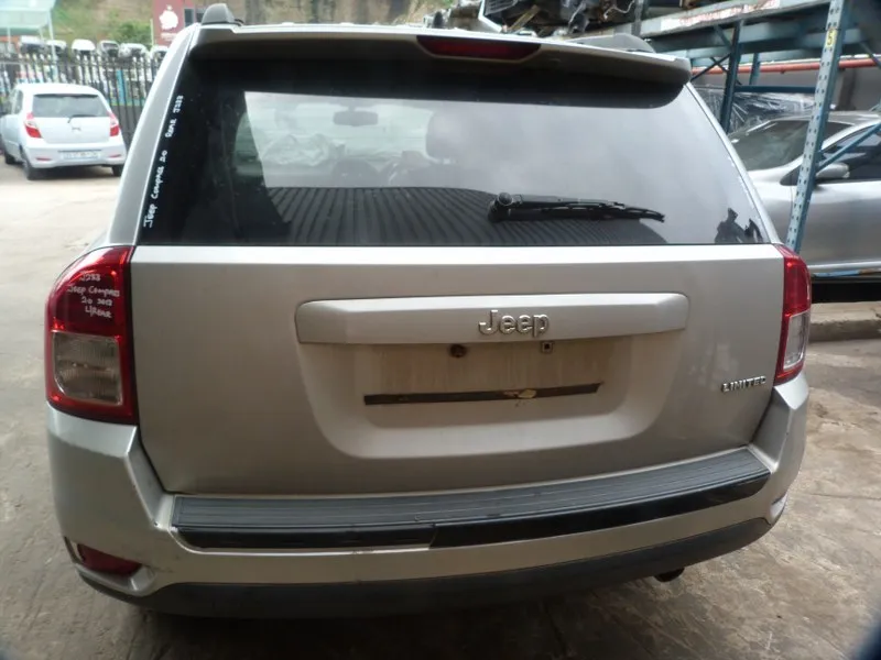 2010 Jeep Compass view 3