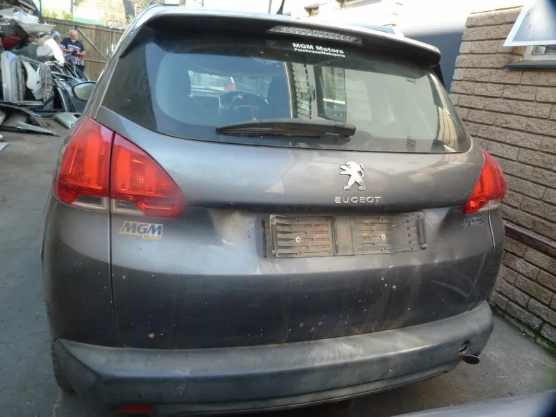 2015 Peugeot 2008 10FH view 5