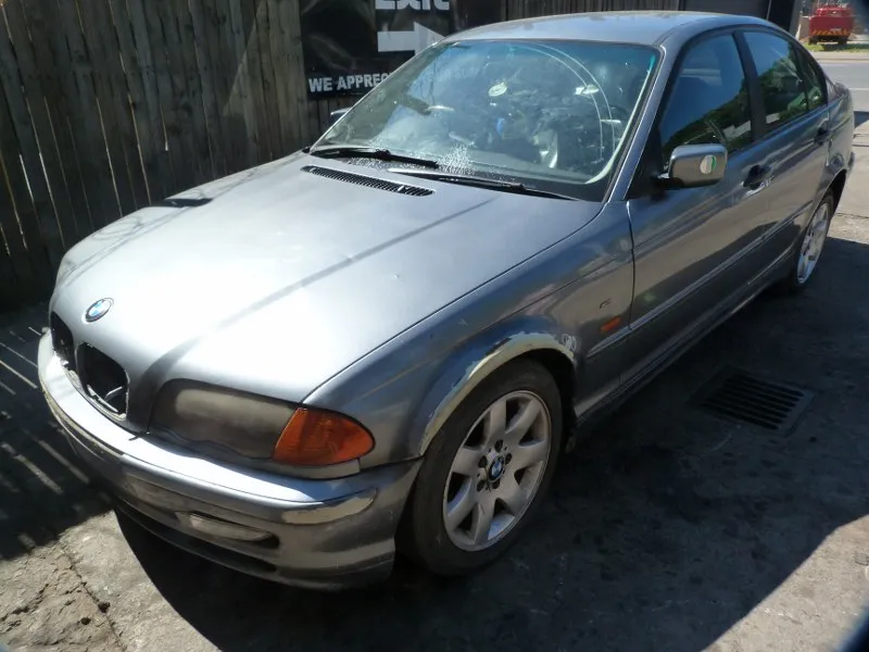 1998 BMW 3 Series M43 view 3