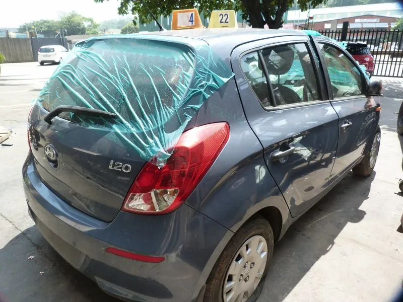 2014 Hyundai i20 G4LA view 6