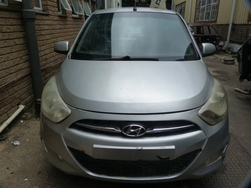 2012 Hyundai i10  view 2