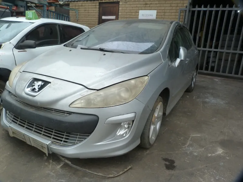 2010 Peugeot 308  view 2