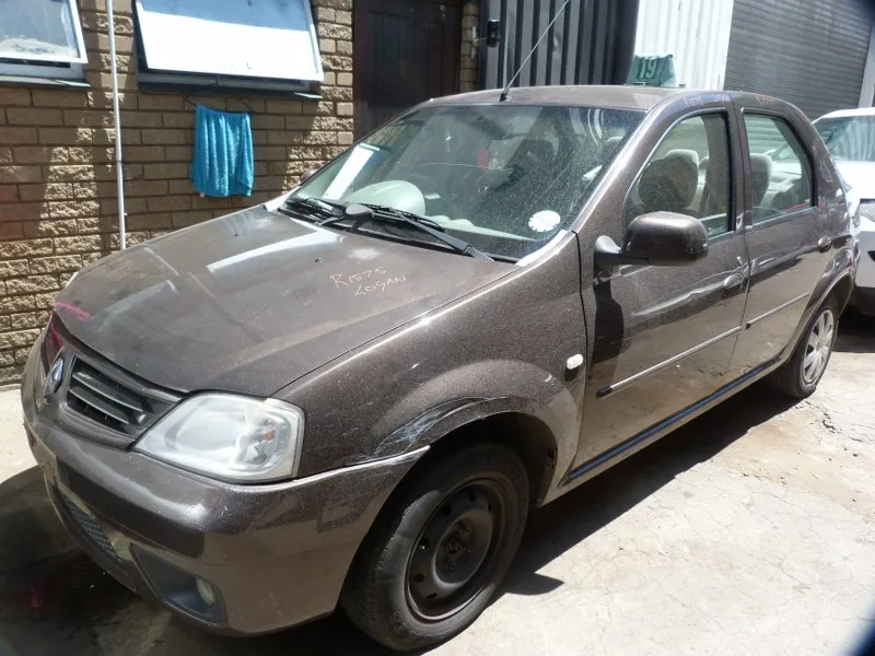 2010 Renault Logan thumbnail 4