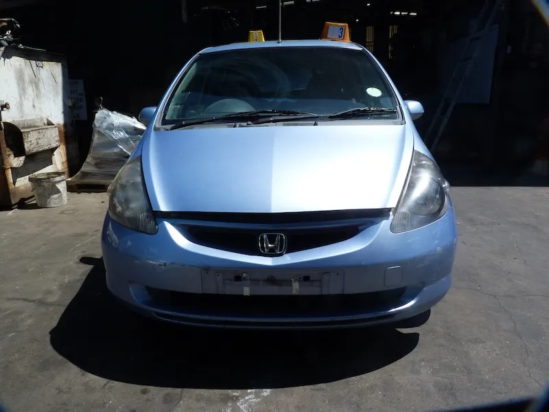 2004 Honda Jazz L13A1 view 3