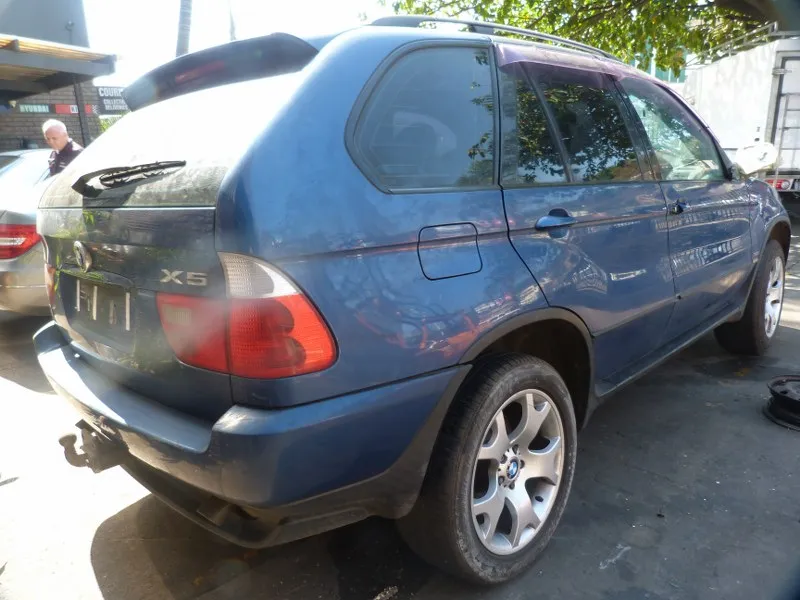 2001 BMW X5 M54 view 6