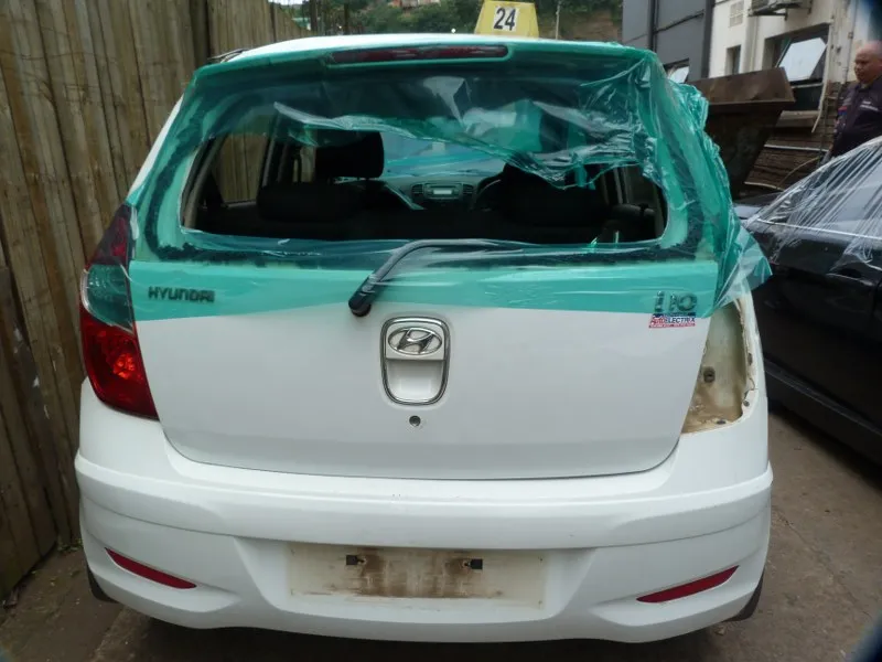 2012 Hyundai i10 G4HG view 5