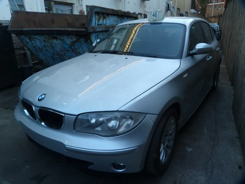 2005 BMW 1 Series view 2