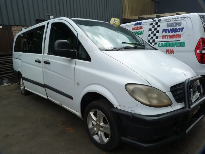 2004 Mercedes-Benz Vito 646 view 4