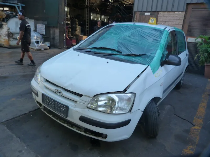 2004 Hyundai Getz G4EA view 2
