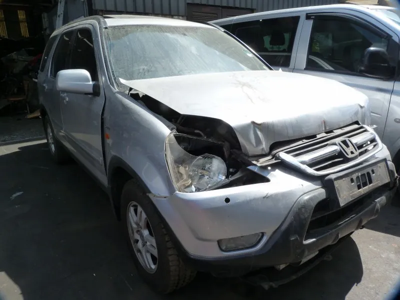 2003 Honda CR-V view 2