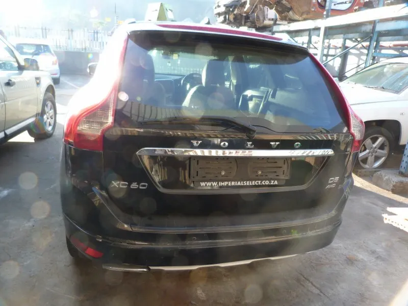 2015 Volvo XC60 D5244T view 5