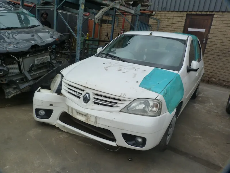 2010 Renault Logan thumbnail 2