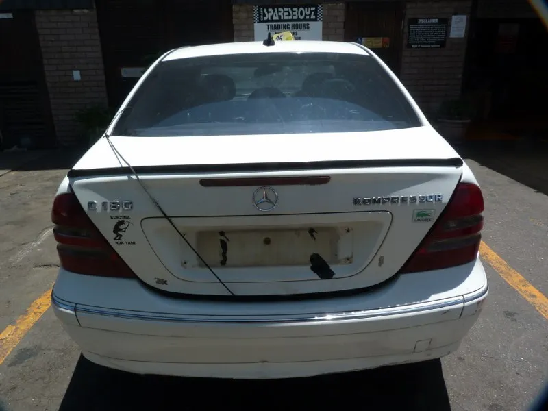 2003 Mercedes-Benz C-Class  view 4