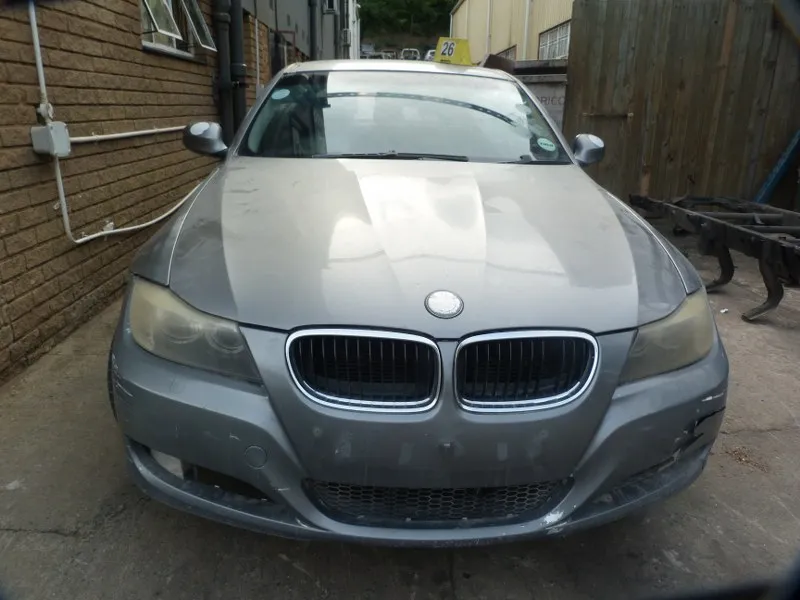 2009 BMW 3 Series N46N view 2