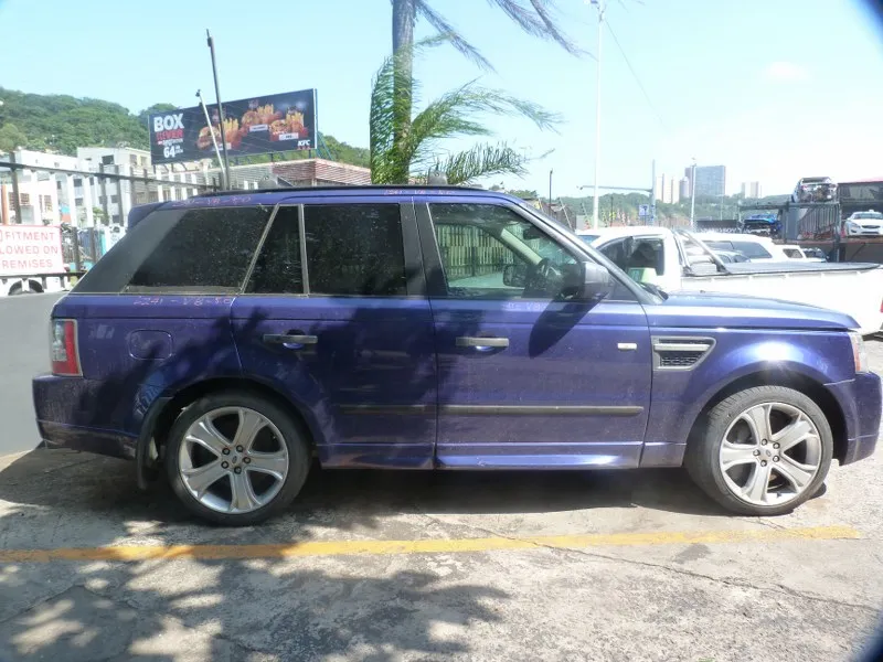 2011 Land Rover Range Rover Sport  view 5